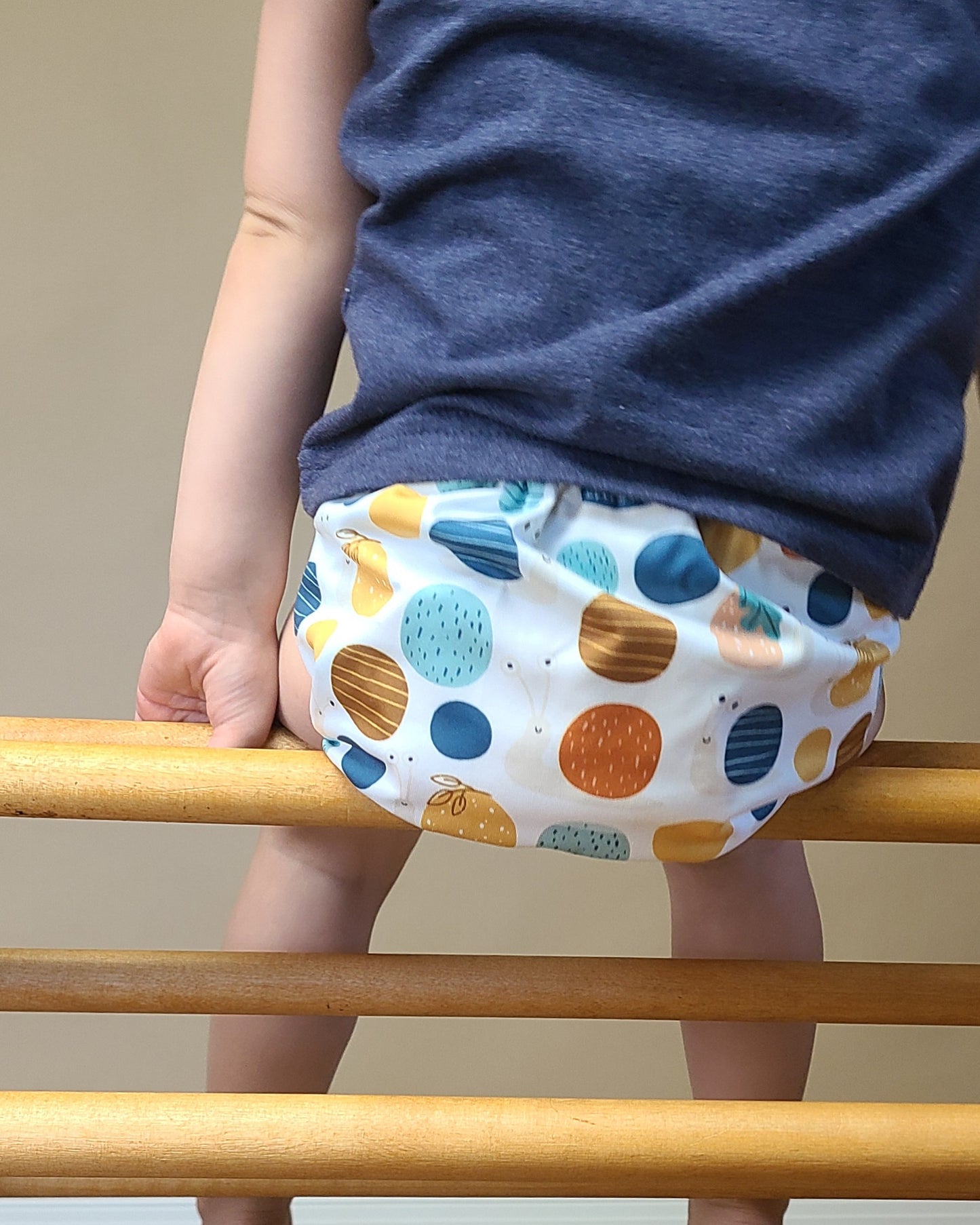 Toddler (18-55lbs) 3D Gusset Pocket Diaper™ in Moving Mollusks